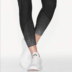 Lululemon Tight Stuff Tight 2 Scalloped 7/8